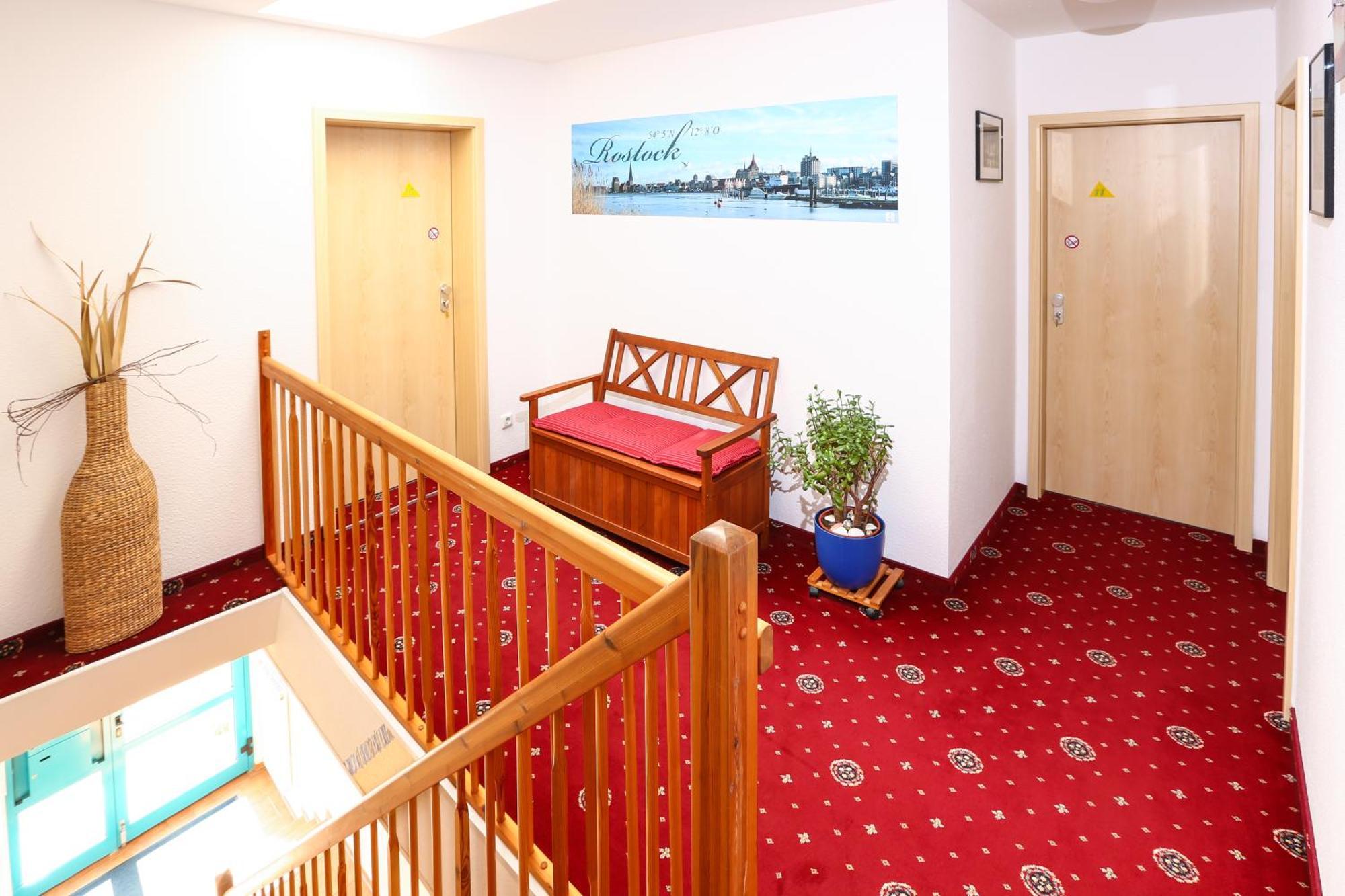 Hotel-Pension "Petridamm" Росток Экстерьер фото