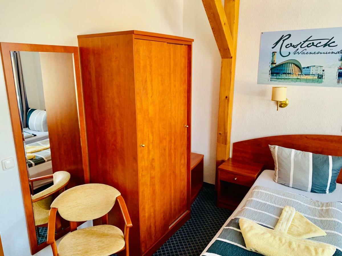 Hotel-Pension "Petridamm" Росток Экстерьер фото